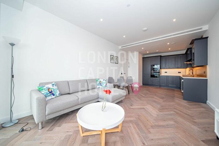 2 Bedroom Apartment To Rent In Merino Gardens, London, E1W