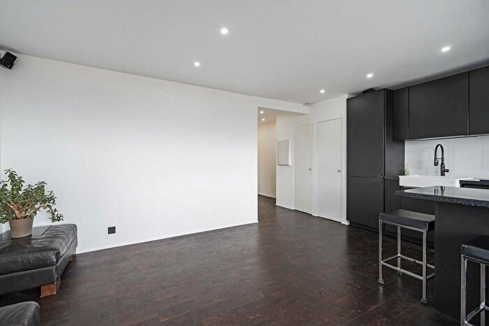 2 Bedroom Flat For Sale In Fern Street, Bow, London, E3