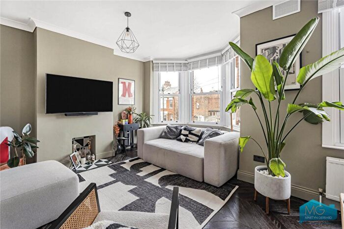 2 Bedroom Maisonette For Sale In Manor Park Road, London, N2