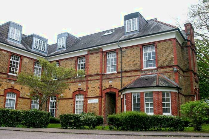 2 Bedroom Flat To Rent In Winchmore Hill, N21