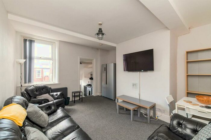 5 Bedroom Maisonette To Rent In Kelvin Grove, Sandyford, Newcastle Upon Tyne, NE2