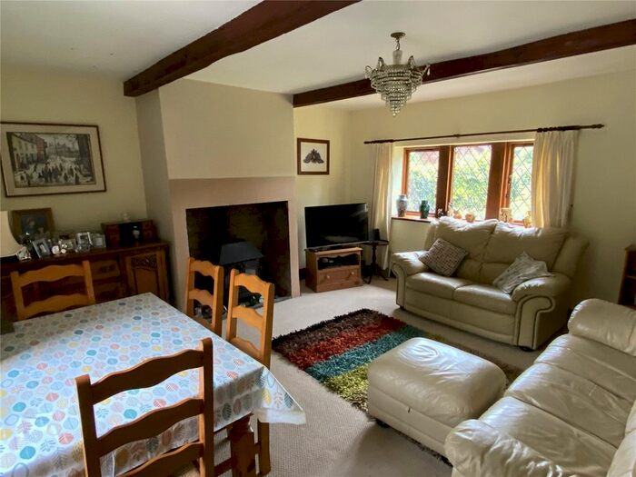 3 Bedroom Cottage For Sale In Scopsley Lane, Whitley, Dewsbury WF12