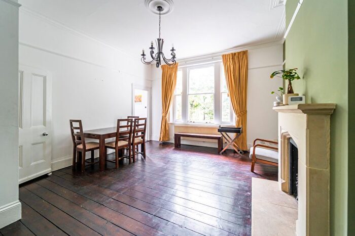 3 Bedroom Flat To Rent In Lyndhurst Gardens, Hampstead, London, NW3