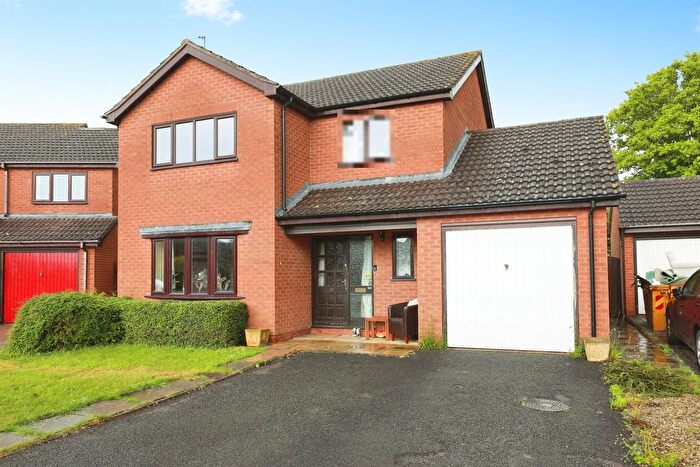4 Bedroom Detached House For Sale In Bristol Way, Wellesbourne, Warwick, CV35