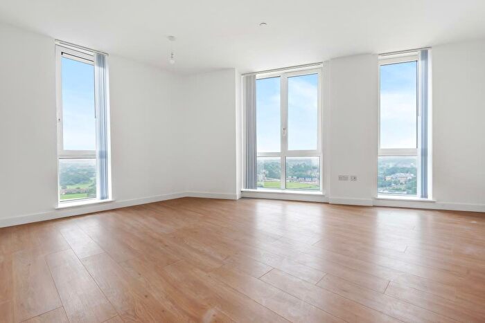 2 Bedroom Apartment To Rent In Royal Winchester House, Bracknell, RG12