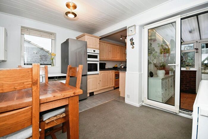 2 Bedroom Detached Bungalow For Sale In Holmebank West, Brockwell, Chesterfield, S40