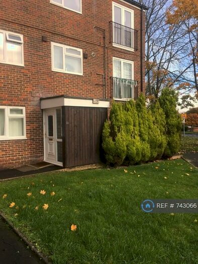 1 Bedroom Flat To Rent In Ladybank Road, Bracknell, RG12