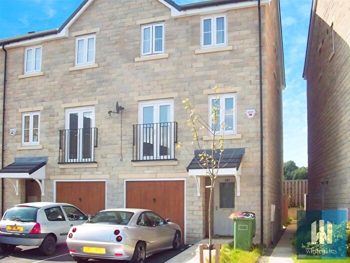 3 Bedroom Terraced House To Rent In Clare Hill View, Huddersfield, HD1