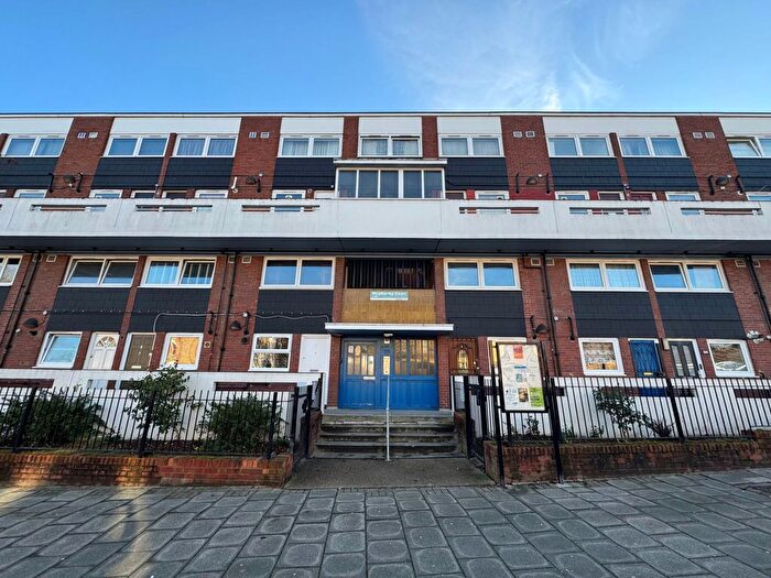 2 Bedroom Maisonette To Rent In Evering Road, London, N16