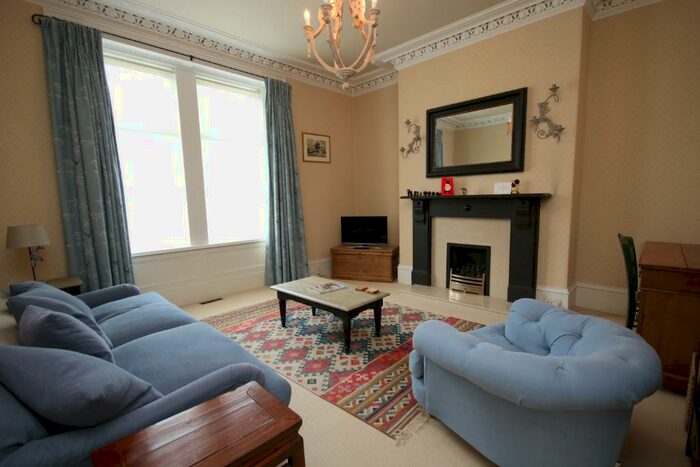 2 Bedroom Flat To Rent In Bonnymuir Place, Rosemount, Aberdeen, AB15