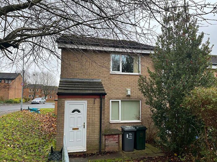 1 Bedroom Flat For Sale In Hydale Court, Bradford, West Yorkshire, BD12