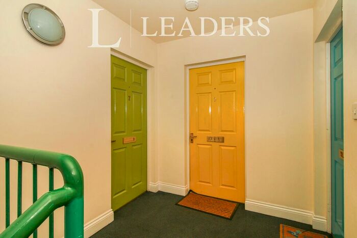 2 Bedroom Flat To Rent In Christchurch, BH23