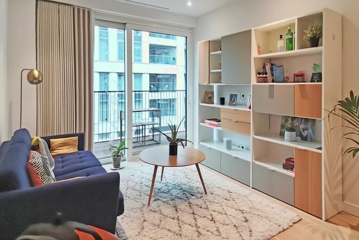 2 Bedroom Flat To Rent In Fairview Houyse, Chelsea Creek, Fulham, SW6