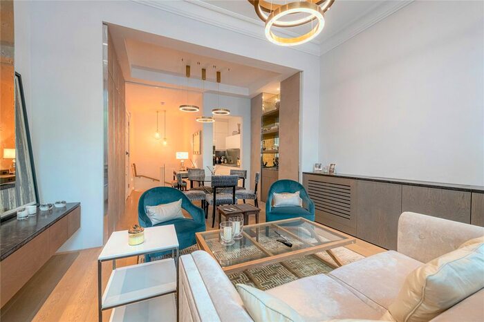 2 Bedroom Flat To Rent In Courtfield Gardens, South Kensington, London, SW5