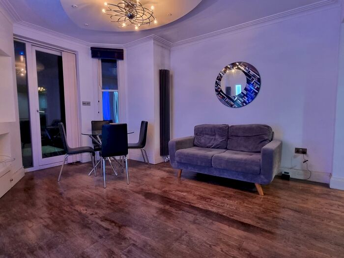 2 Bedroom Flat To Rent In Trinity Road, London, SW17