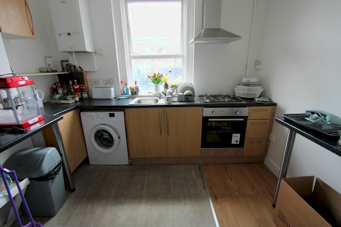 4 Bedroom Flat To Rent In Cold Harbour Lane, Brixton, SW19