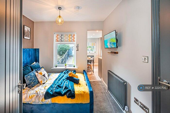 Studio To Rent In Swindon, Swindon, SN1