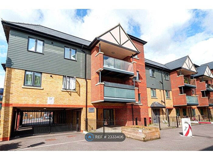 2 Bedroom Flat To Rent In Pullman Court, West Drayton, UB7