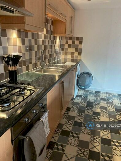 1 Bedroom Flat To Rent In Kent Road, Glasgow, G3