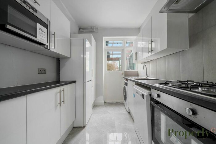 3 Bedroom Property To Rent In Roll Gardens, Ilford, IG2