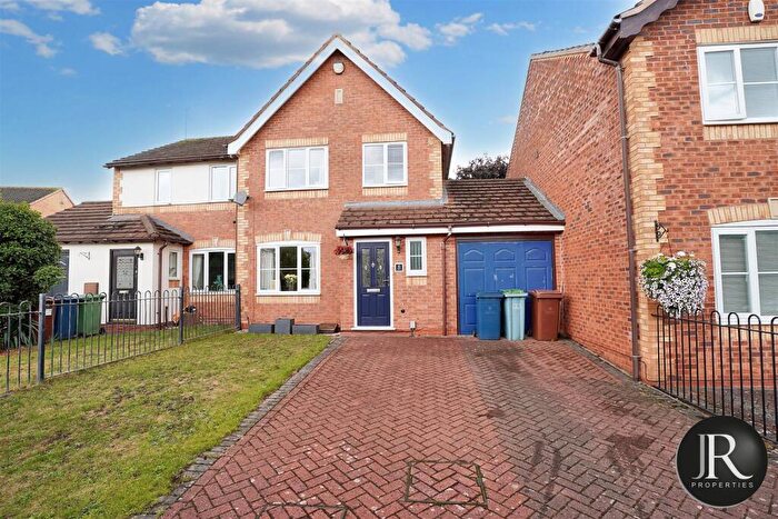 3 Bedroom Semi-Detached House For Sale In The Ridgeway, Doxey, Stafford, ST16