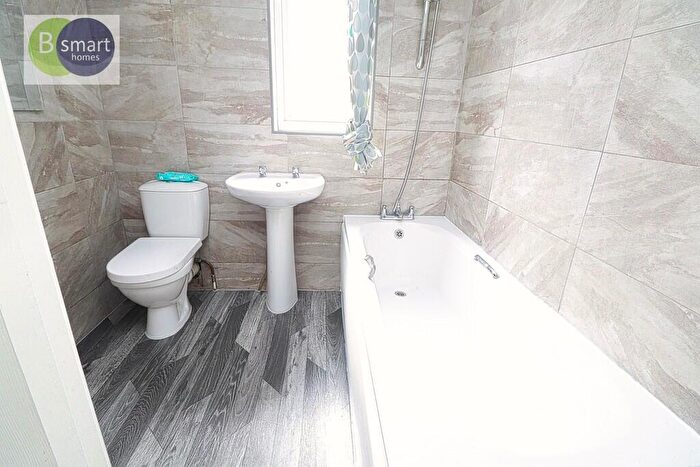 3 Bedroom Terraced House For Sale In North Cliff Road, Conisbrough, DN12