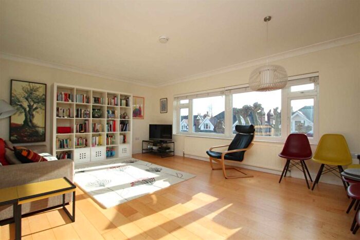 2 Bedroom Apartment To Rent In Stanhope Gardens, Highgate, N6