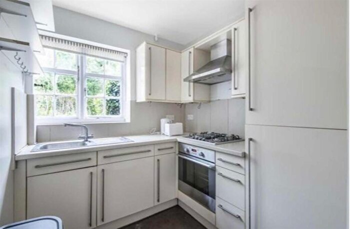 1 Bedroom Maisonette To Rent In Neale Close, Hampstead Garden Suburb, N2