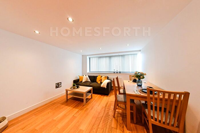 1 Bedroom Flat To Rent In Fraser Road, Perivale, UB6