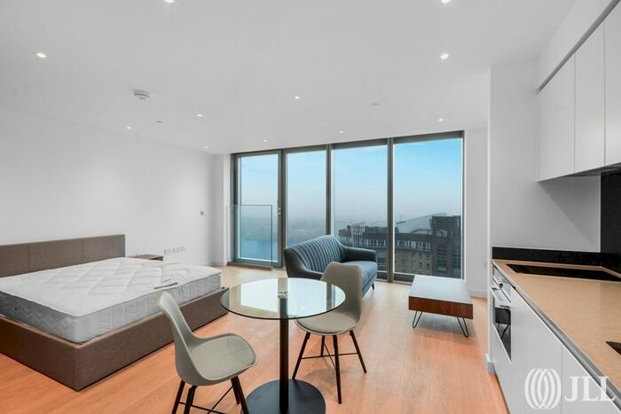 Studio To Rent In Marsh Wall, London, E14
