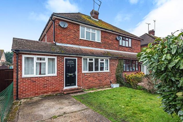 3 Bedroom Semi Detached House For Sale In South Reading, Berkshire, RG2