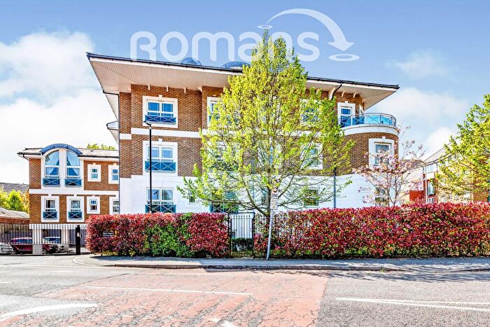 2 Bedroom Flat To Rent In Dene House, Frances Road, Windsor, SL4