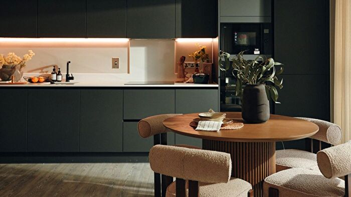 1 Bedroom Flat For Sale In Capital Interchange Way, Brentford, TW8