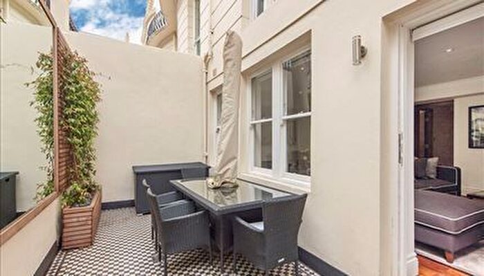 2 Bedroom Flat To Rent In Garden House, Bayswater, W2