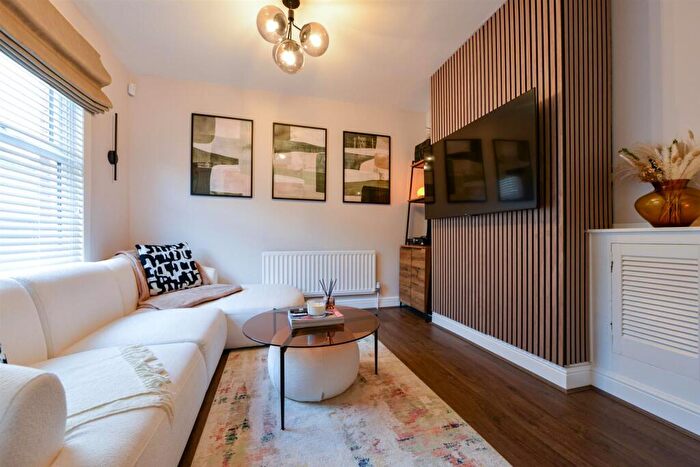 3 Bedroom Terraced House For Sale In Cross Street, Maidstone, ME14