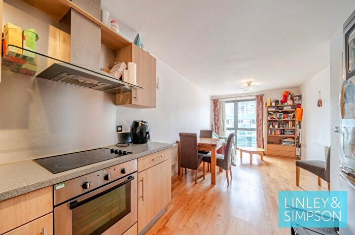 1 Bedroom Flat For Sale In Waterloo Apartments, Waterloo Street, Leeds, LS10