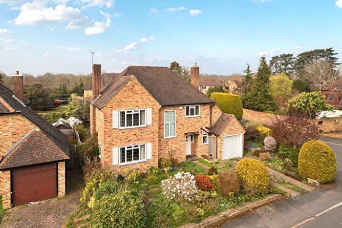 3 Bedroom Detached House For Sale In Bredward Close, Burnham, Buckinghamshire, SL1