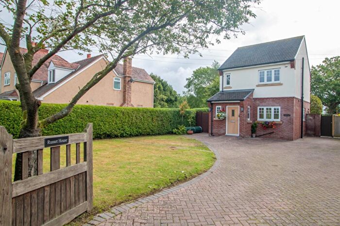 2 Bedroom Detached House For Sale In Long Lane, Saughall, Chester, CH1