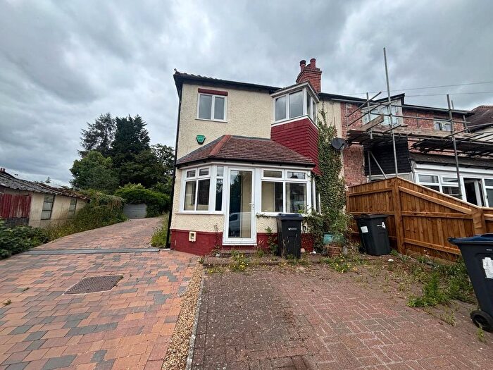 3 Bedroom Semi Detached House For Sale In Tennal Grove, Birmingham, B32