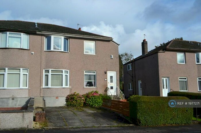 2 Bedroom Flat To Rent In Croftfoot, Glasgow, G44