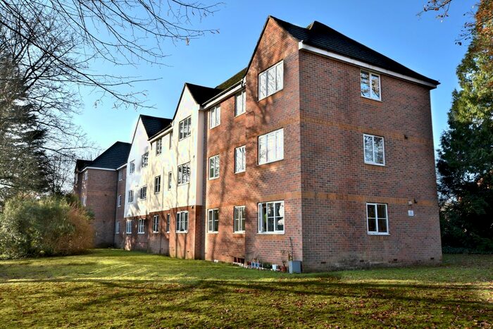 1 Bedroom Flat To Rent In Gisburne Way, Watford, WD24