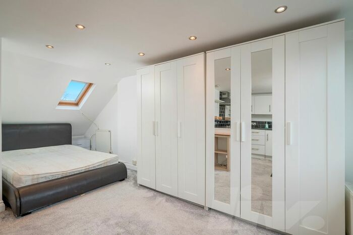 Studio To Rent In Cleveley Cres, Ealing, W5