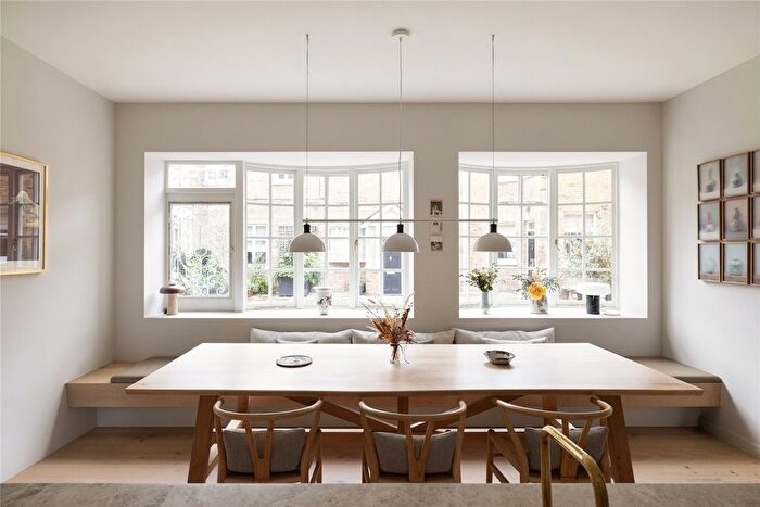 2 Bedroom Flat To Rent In Rutland Gardens Mews, London, SW7