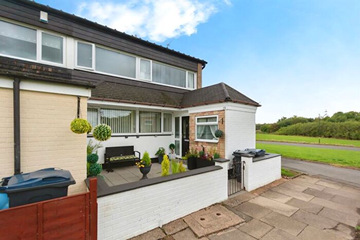 3 Bedroom Terraced House For Sale In Tilshead Close, Birmingham, B14