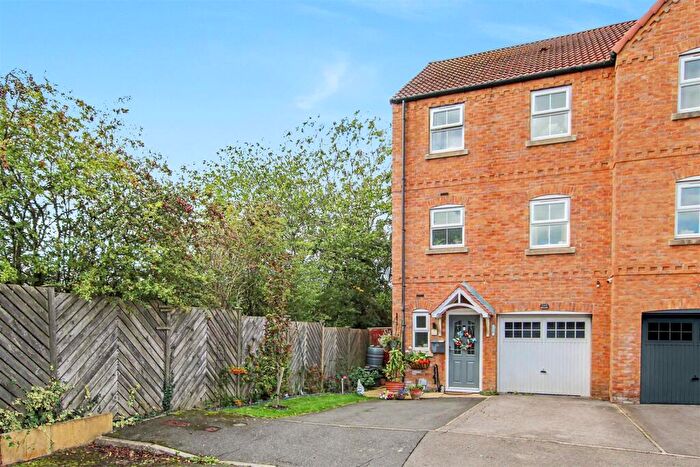 4 Bedroom End Of Terrace House For Sale In Roman Way, Caistor, Market Rasen, LN7