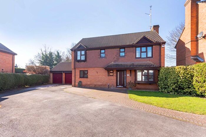 4 Bedroom Detached House For Sale In Palmerston Avenue, Langley, SL3
