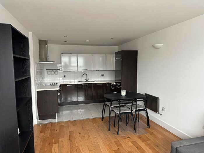 1 Bedroom Flat To Rent In Richmond Road, London, E8