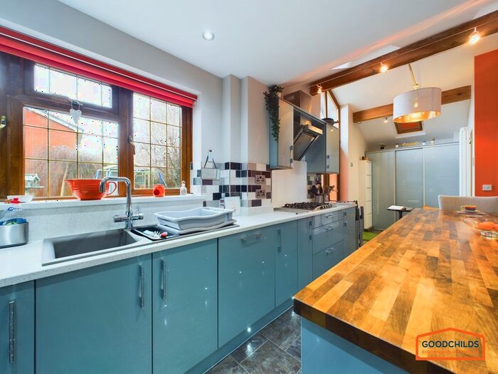 4 Bedroom Detached House For Sale In Badgers Close, Pelsall, WS3