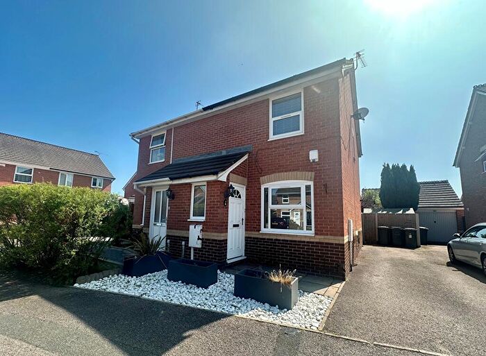 2 Bedroom Semi-Detached House To Rent In Hadleigh Close, Nottingham, NG9