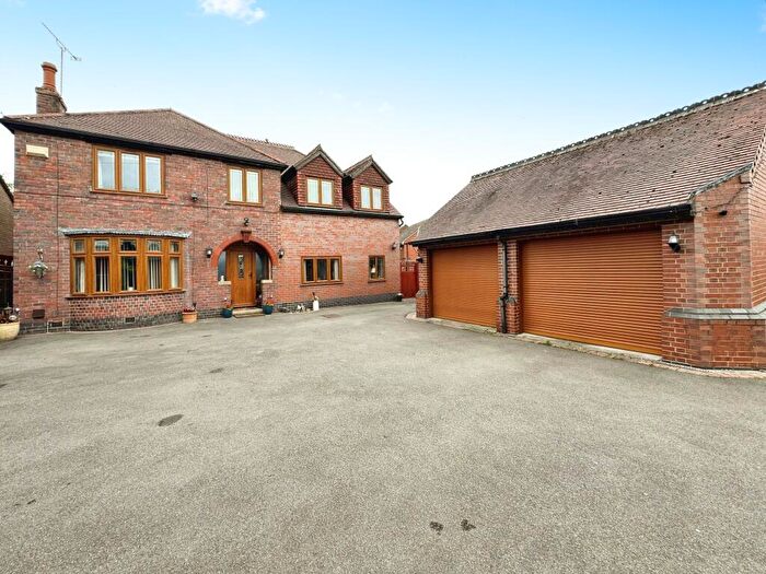5 Bedroom Detached House For Sale In Burton Road, Castle Gresley, Swadlincote, Derbyshire, DE11